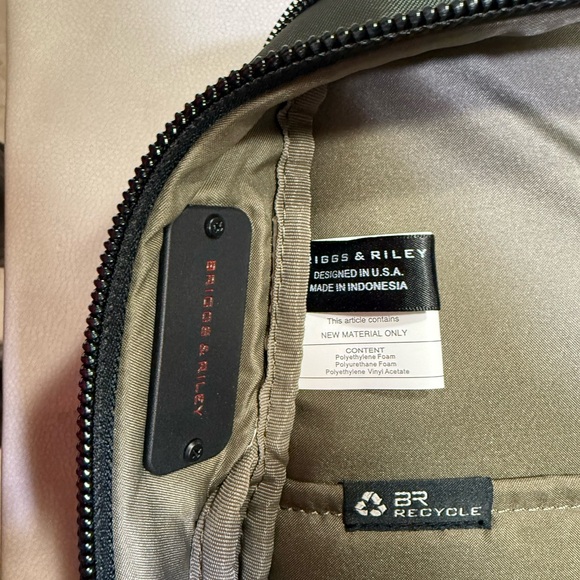 Briggs & Riley Green Men's Backpack - Picture 5 of 15